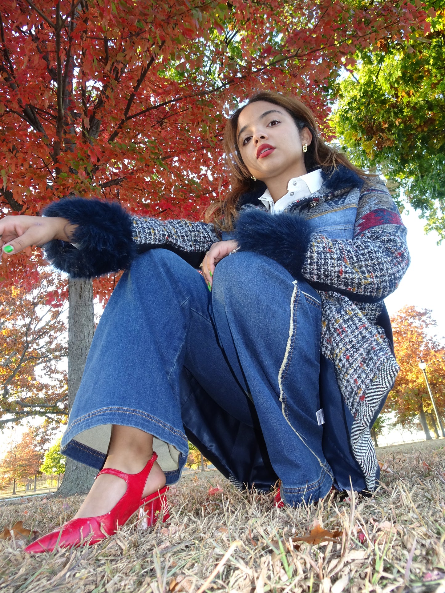 Dark Denim w Wide Pocket & Tattered Edging