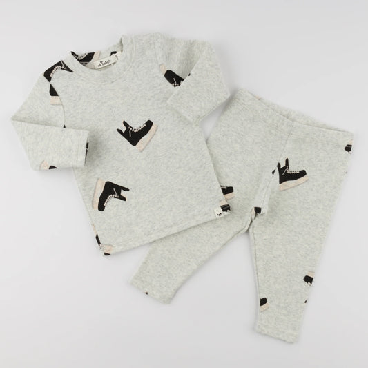 hockey baby outfit, hockey skates print toddler set, sporty baby clothes, boutique boy outfit hockey, heather grey hockey print set, athletic baby clothing set, newborn boy sporty outfit, toddler hockey lounge set, boutique hockey baby clothes, baby shower gift boy sporty