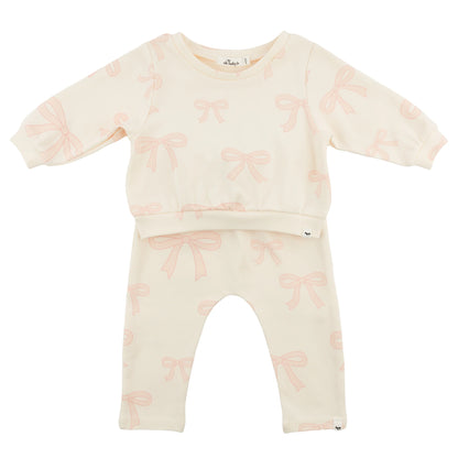 big bow baby outfit, pink bow toddler set, boutique baby girl clothing, Brooklyn Box pant set, baby girl 2-piece outfit, bow print loungewear, cute baby girl bow outfit, soft cotton toddler set, boutique bow baby clothes, stylish baby girl outfit