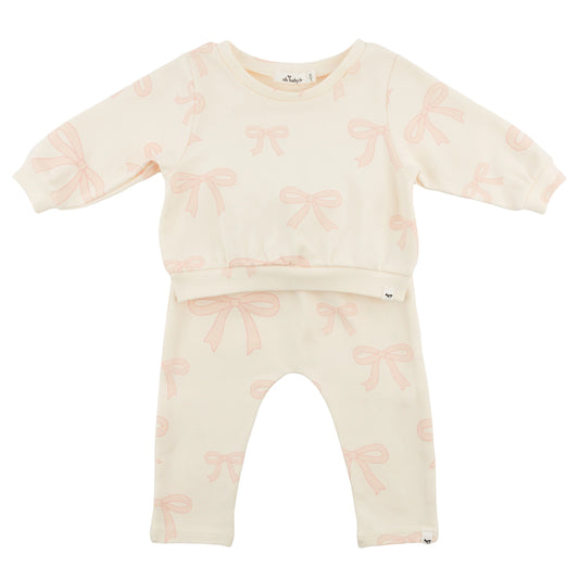 big bow baby outfit, pink bow toddler set, boutique baby girl clothing, Brooklyn Box pant set, baby girl 2-piece outfit, bow print loungewear, cute baby girl bow outfit, soft cotton toddler set, boutique bow baby clothes, stylish baby girl outfit