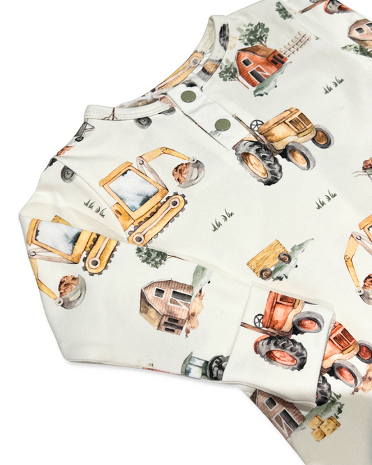 diggers and tractors baby romper, farm print growsuit, organic cotton baby clothes, baby boy tractor outfit, boutique baby romper, infant farm print one piece, baby shower gift boy, soft cotton baby footie, eco friendly baby growsuit, toddler farm themed outfit