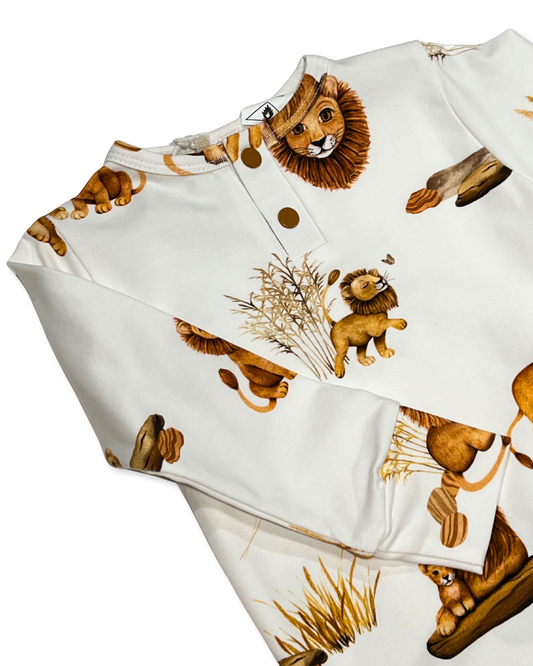 lion baby romper, organic cotton growsuit, safari print baby outfit, baby boy lion sleeper, boutique organic babywear, newborn lion romper, infant jungle print one piece, eco friendly baby clothes, baby shower lion gift, toddler safari themed romper