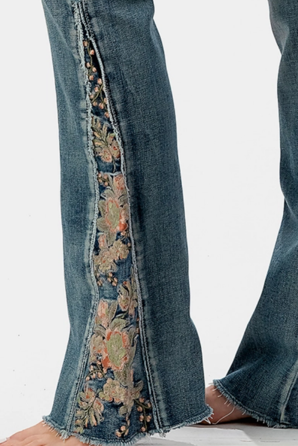 Embroidered Side Panel & Back Pocket Jeans