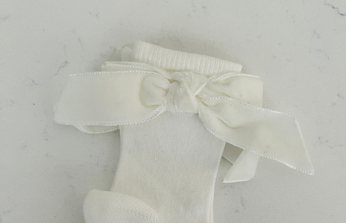 Meia Pata Knee High Socks with Knot Velvet Bow | Girls’ Dress Socks & Boutique Accessories
