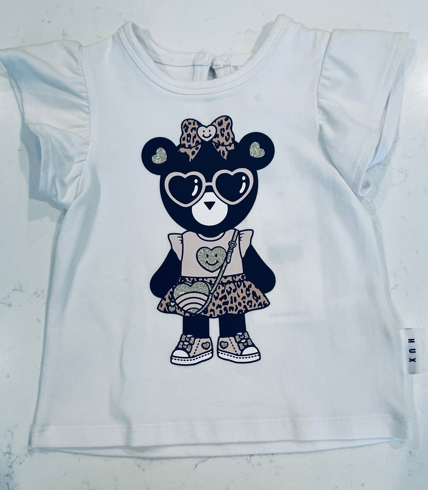 White Tee w Teddy Heart Eyes print