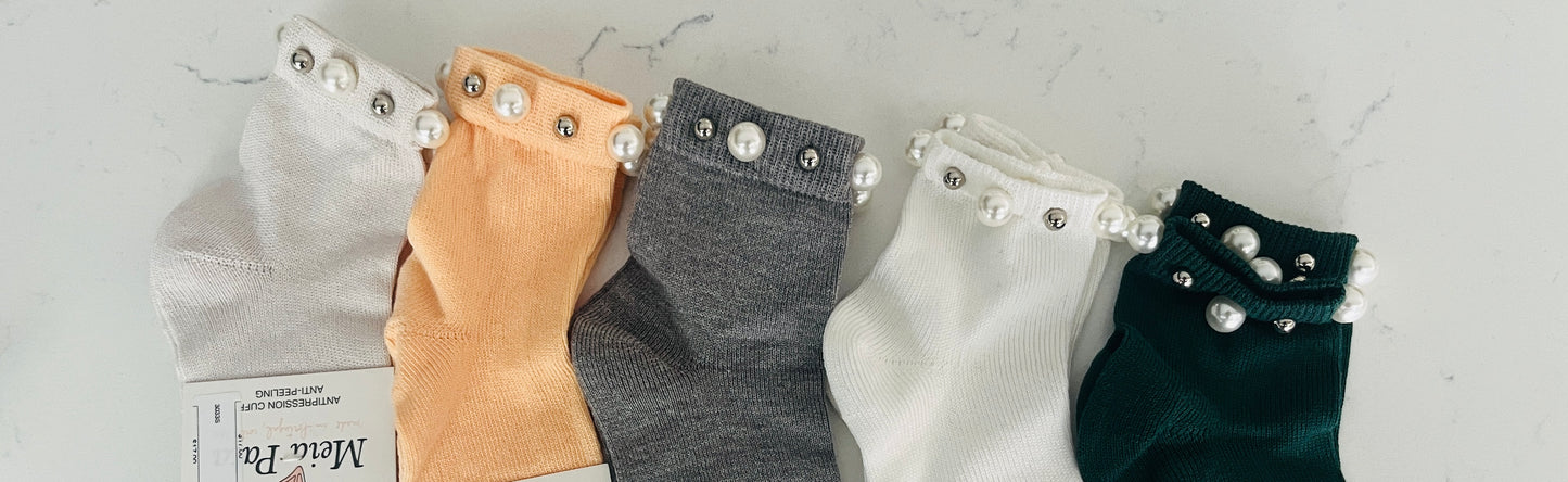 Short Socks With Pearl Studded cuff