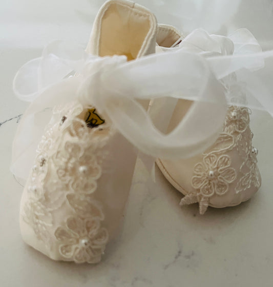 L’Pety Canar Girls’ Silk Shoes with Lace Appliqué and Organza Tie