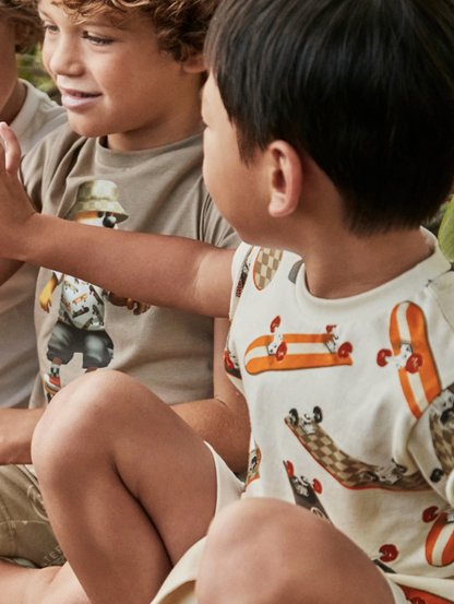 2pc Skateboard Tee w Charcoal Shorts