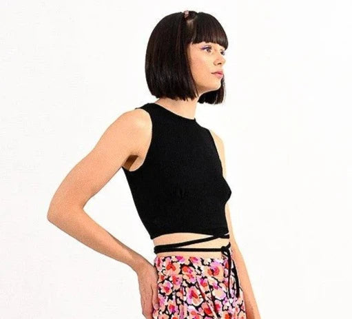 Sleeveless Knitted Top w Decorative Tie